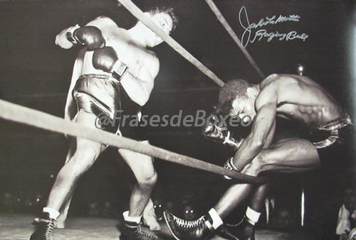 jake-lamotta-signed-20x30-photo-knocking-sugar-ray-robinson-through-ropes-february-1943-12-t195939-500