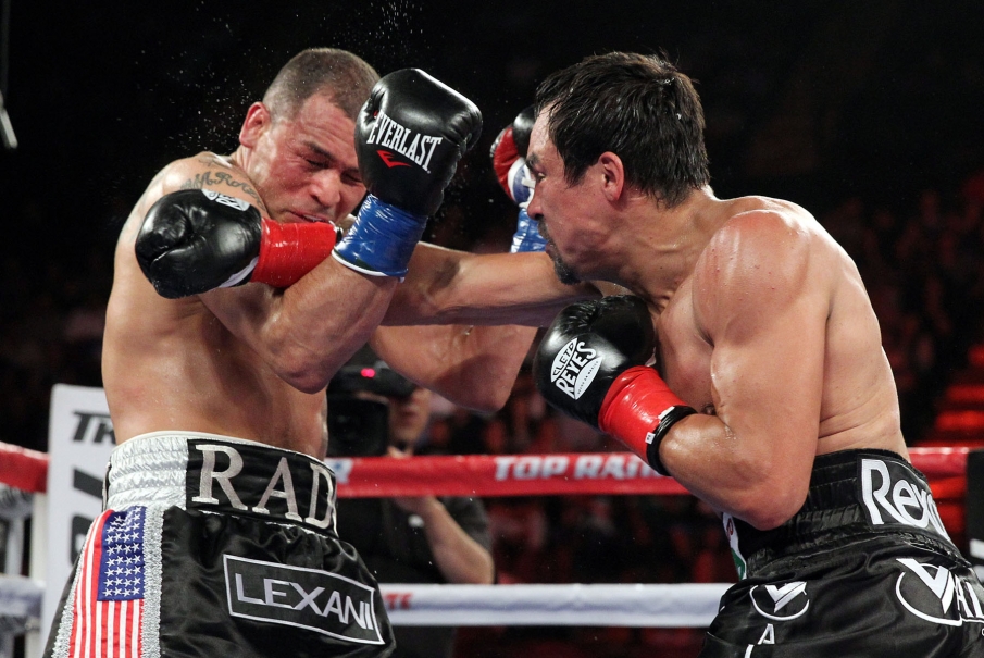 Juan Manuel Marquez vs Mike Alvarado Forum, Inglewood, California, USA. 17, May 2014.