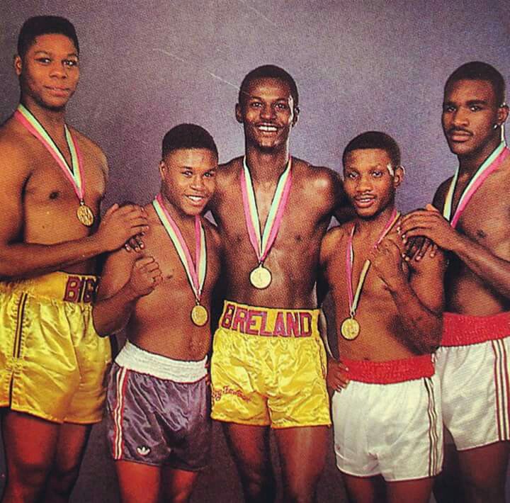 Tyrell Biggs, Meldrick Taylor, Mark Breland, Pernell Whitaker y Evander Holyfield, todos miembros de un estelar equipo olímpico de boxeo de Estados Unidos de 1984.