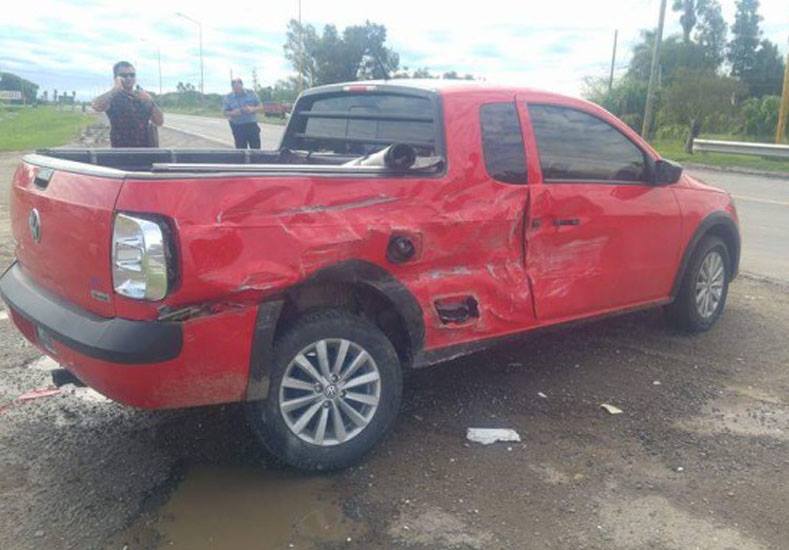 Camioneta de Marcos Maidana luego de haber sido embestida en accidente de tránsito (Foto Cortesía)
