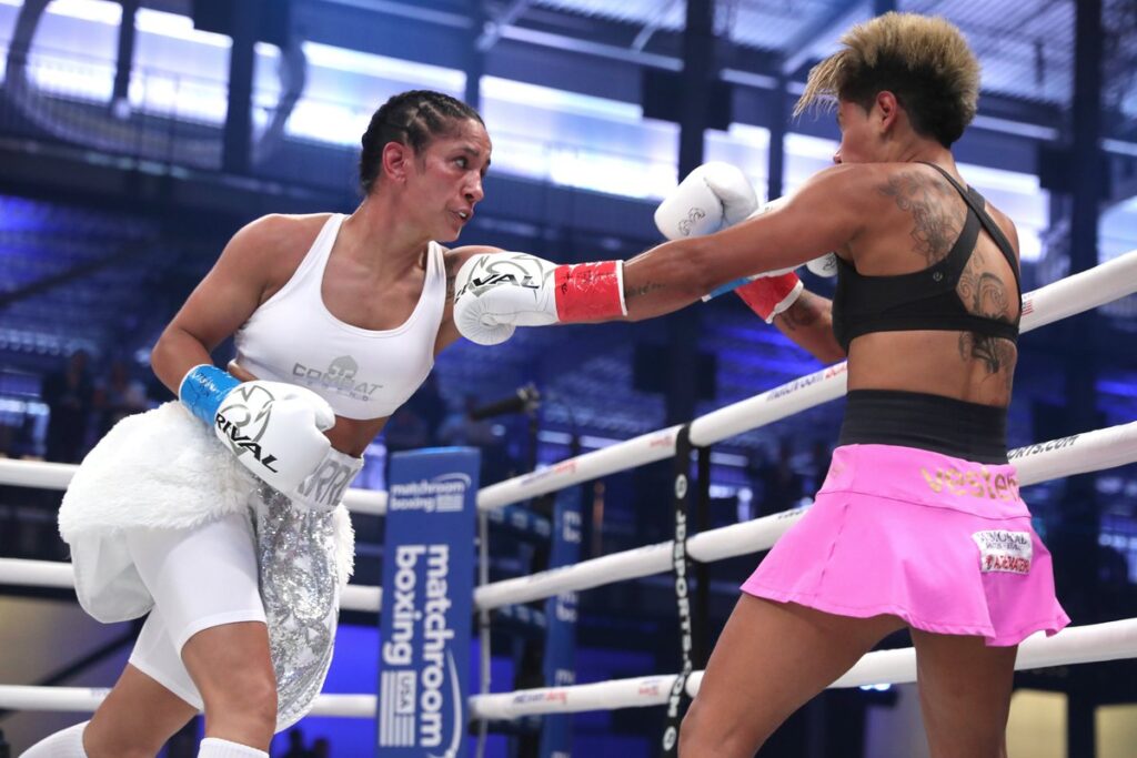 Amanda Serrano & Simone Da Silva (Ed Mulholland/Matchroom Boxing)