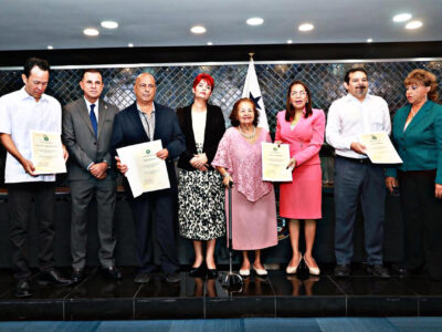 Rafael Bardayán, Orlando Cano, Emma Urrunaga, César del Basto y Gerardo Camargo, fueron los homenajeados en esta ocasión, quienes recibieron un pergamino por parte de los comisionados en reconocimiento a su trayectoria.