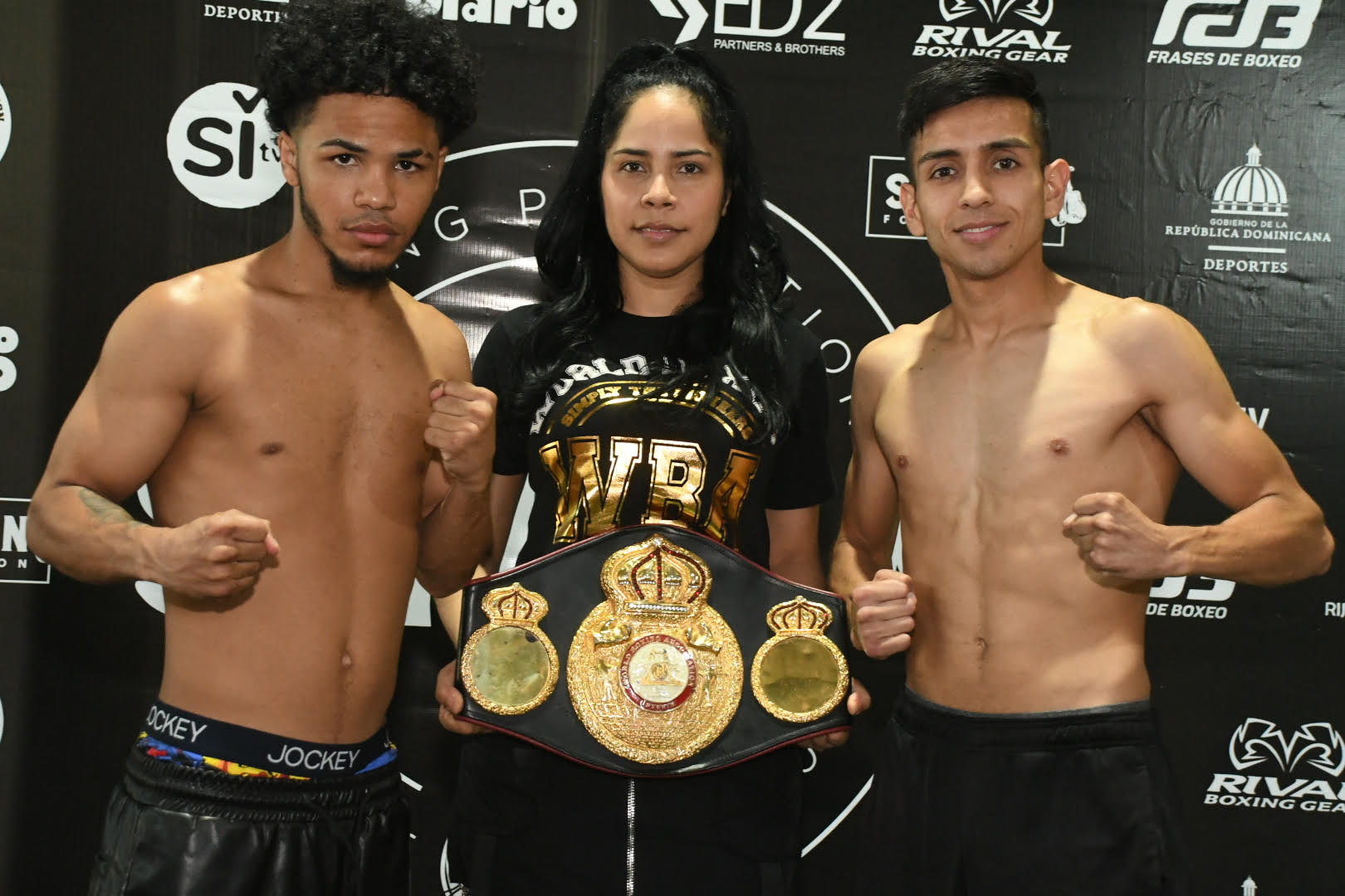 Erick "Mini Pacman" Rosa vs Yudel Reyes. (Foto: Martin Avila / Shuan Boxing Promotions).