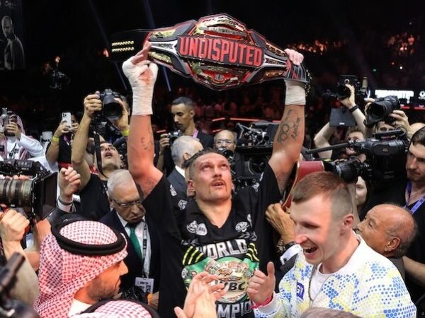 Oleksandr Usyk was declared the undisputed heavyweight champion after a remarkable performance to hand Tyson Fury the first defeat of his career at the Kingdom Arena in Riyadh, Saudi Arabia, winning a split decision with the scores of 115-112, 114-113, and 113-114. (Photos: Mikey Williams / Top Rank).